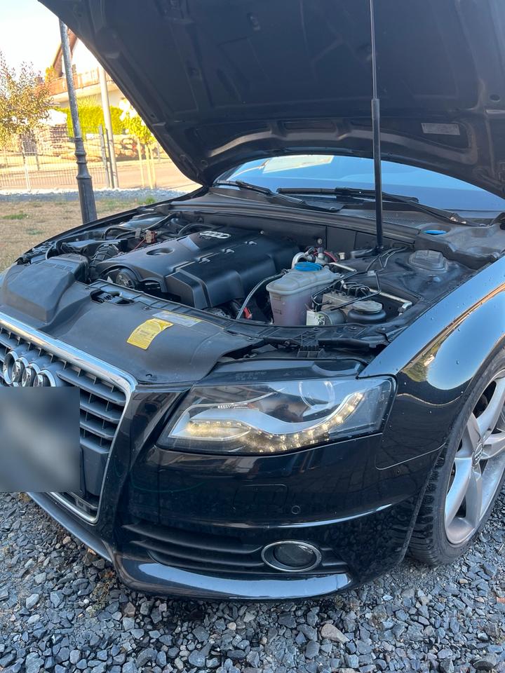 Audi A4 2011 — engine