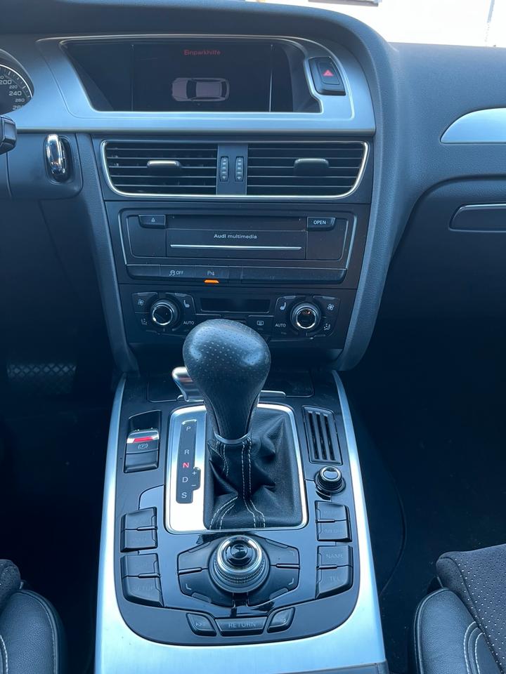 Audi A4 2011 — photo 9