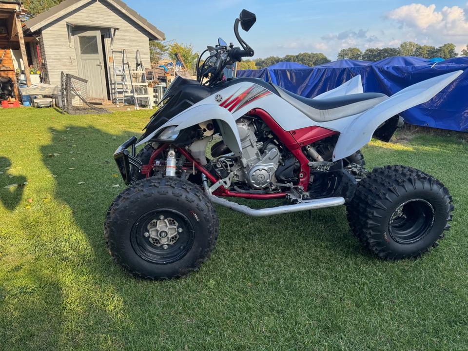 Yamaha Raptor 700R LOF | nur 6.177 km | TÜV 09/27 | LeoVince | 2010 — rear view