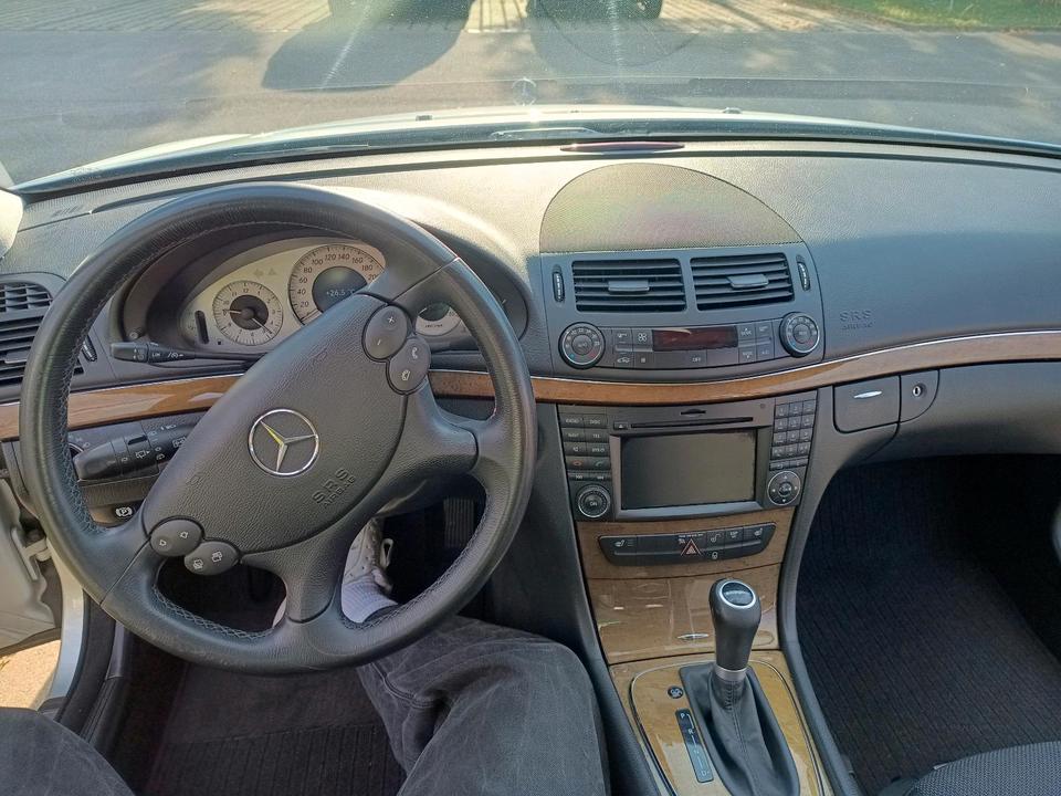 Mercedes Benz 220 2009 — photo 11