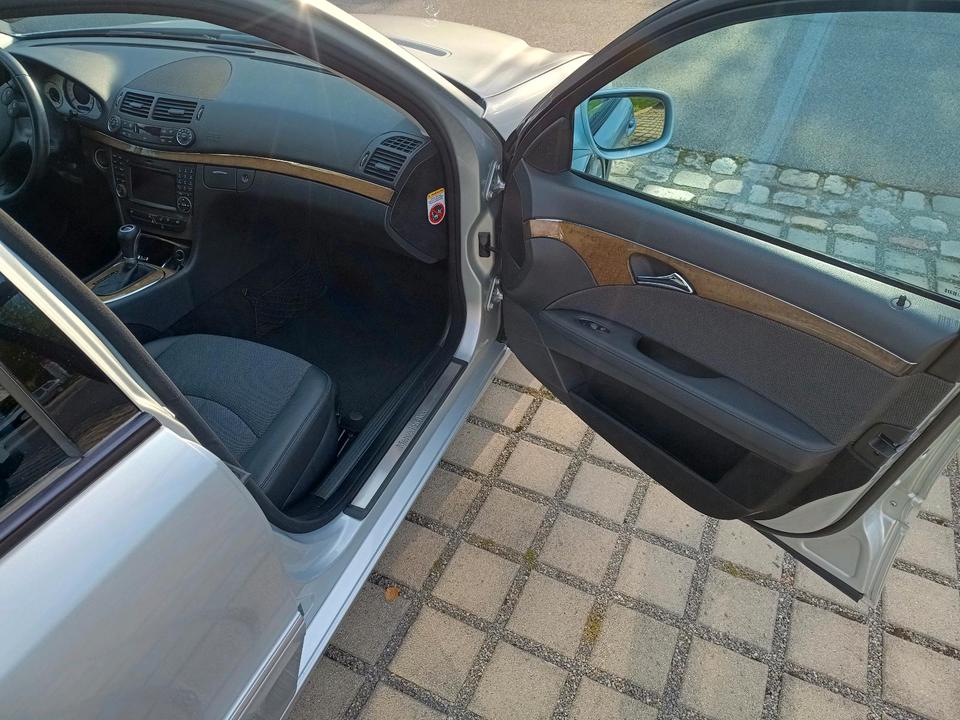 Mercedes Benz 220 2009 — photo 7