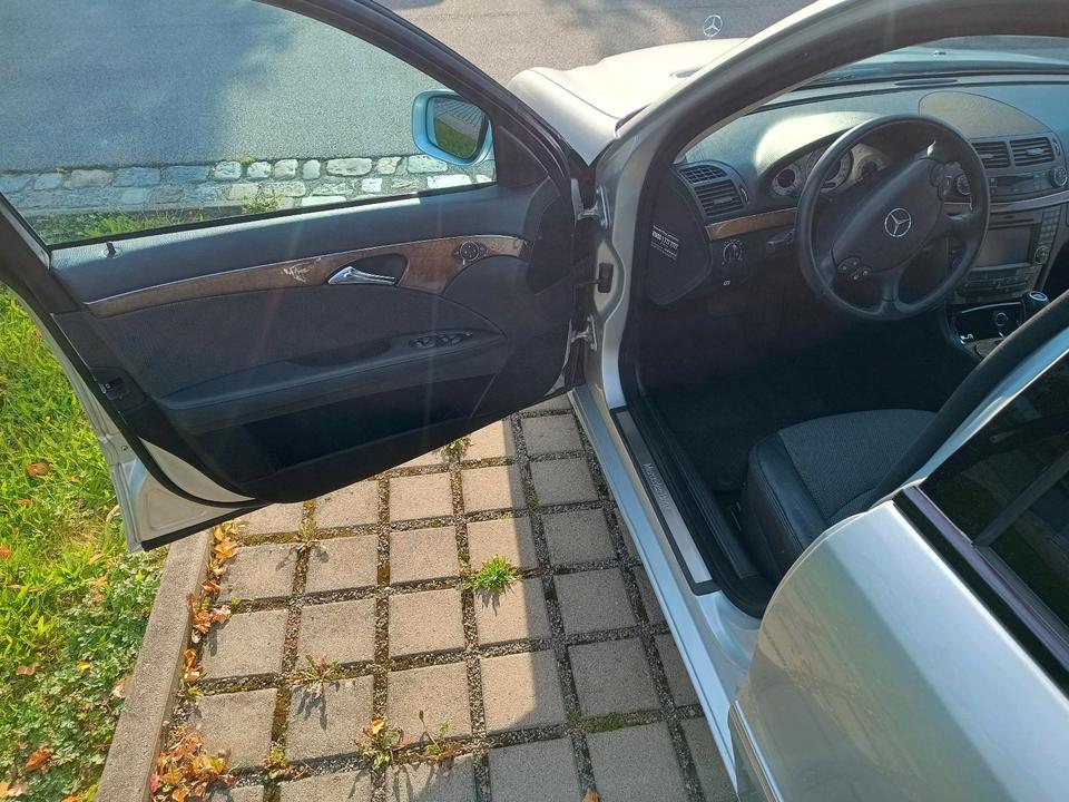 Mercedes Benz 220 2009 — photo 8
