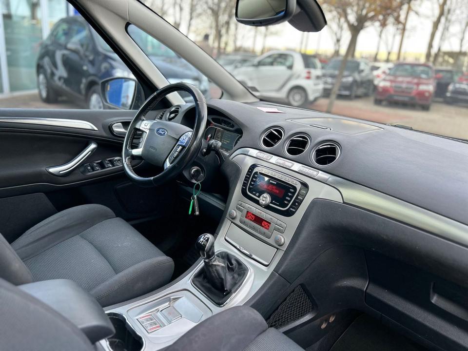 Ford S-Max 2009 — photo 10
