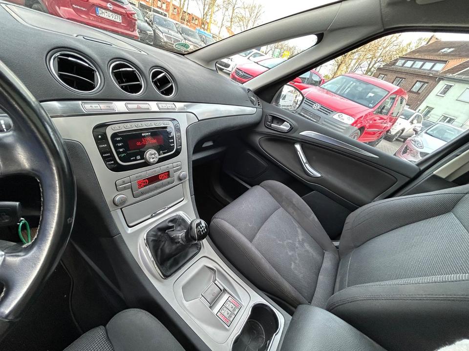 Ford S-Max 2009 — photo 11