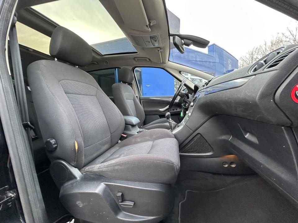 Ford S-Max 2009 — photo 12