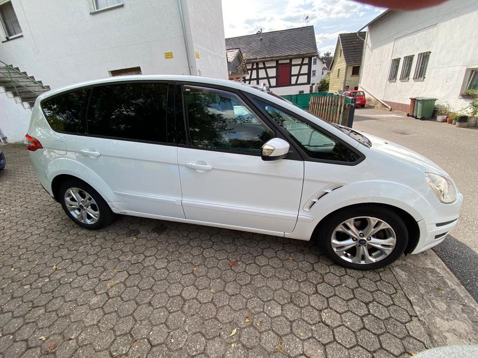 Ford S-Max 2011 — interior