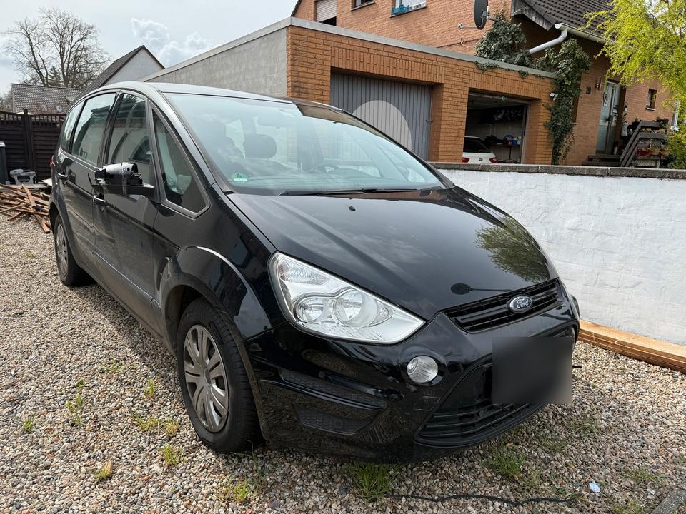 Ford S-Max 2013 — вигляд ззаду