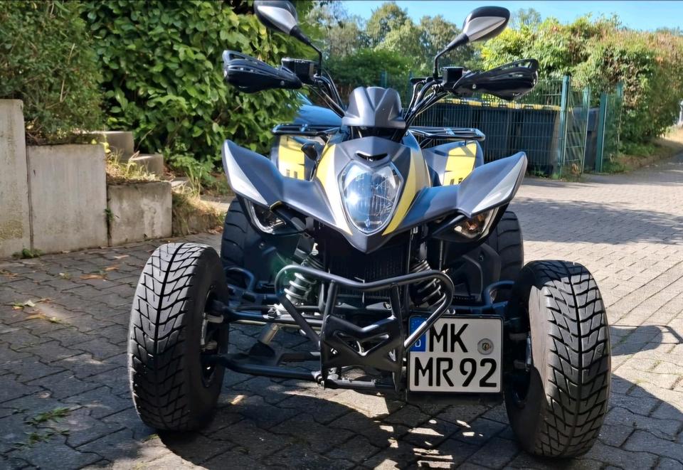 Kymco Maxxer 300 2015 — rear view