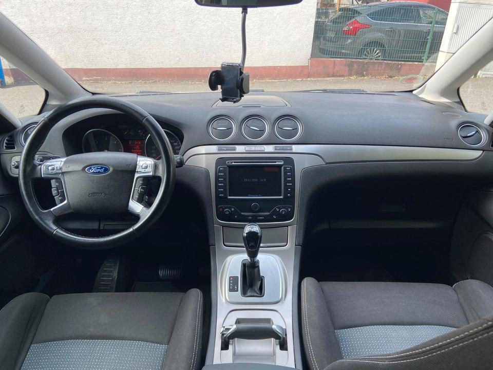 Ford S-Max 2011 — photo 12