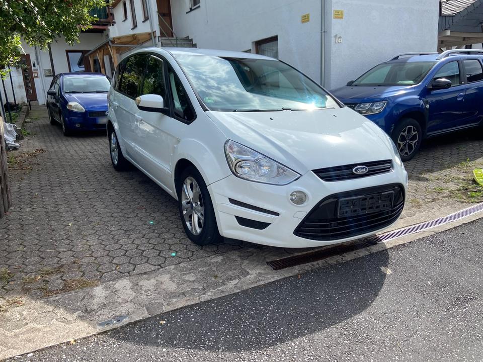 Ford S-Max 2011 — rear view
