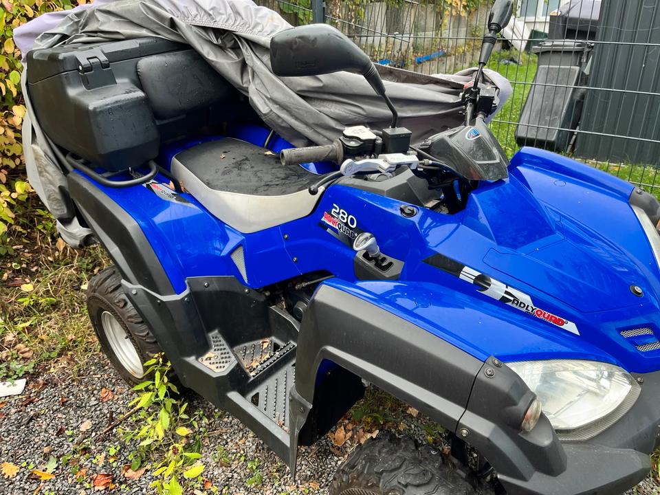 Weitere Motorräder Adly Quad zu verkaufen 2008 — вигляд ззаду