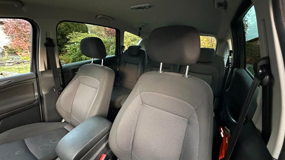 Ford S-Max 2010 — вигляд ззаду