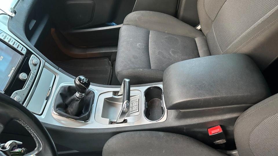 Ford S-Max 2010 — салон