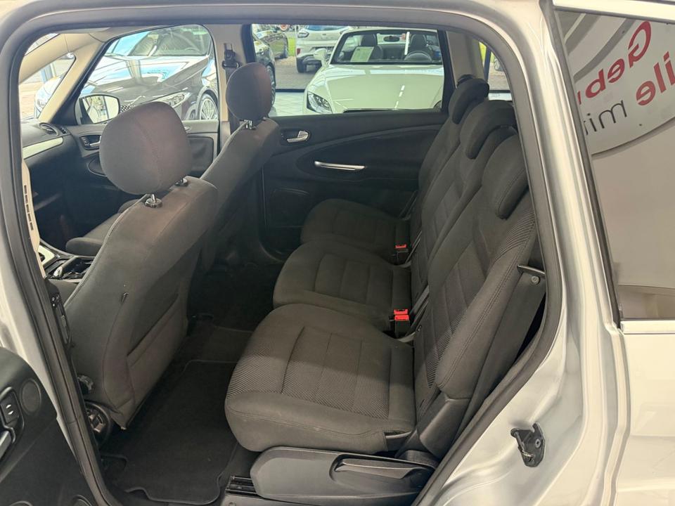 Ford S-Max 2011 — photo 10