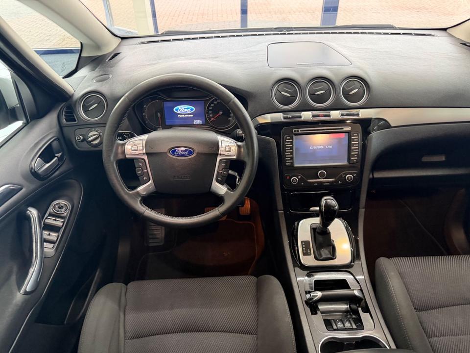 Ford S-Max 2011 — photo 9
