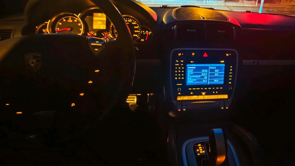 Porsche Cayenne 2004 — photo 13