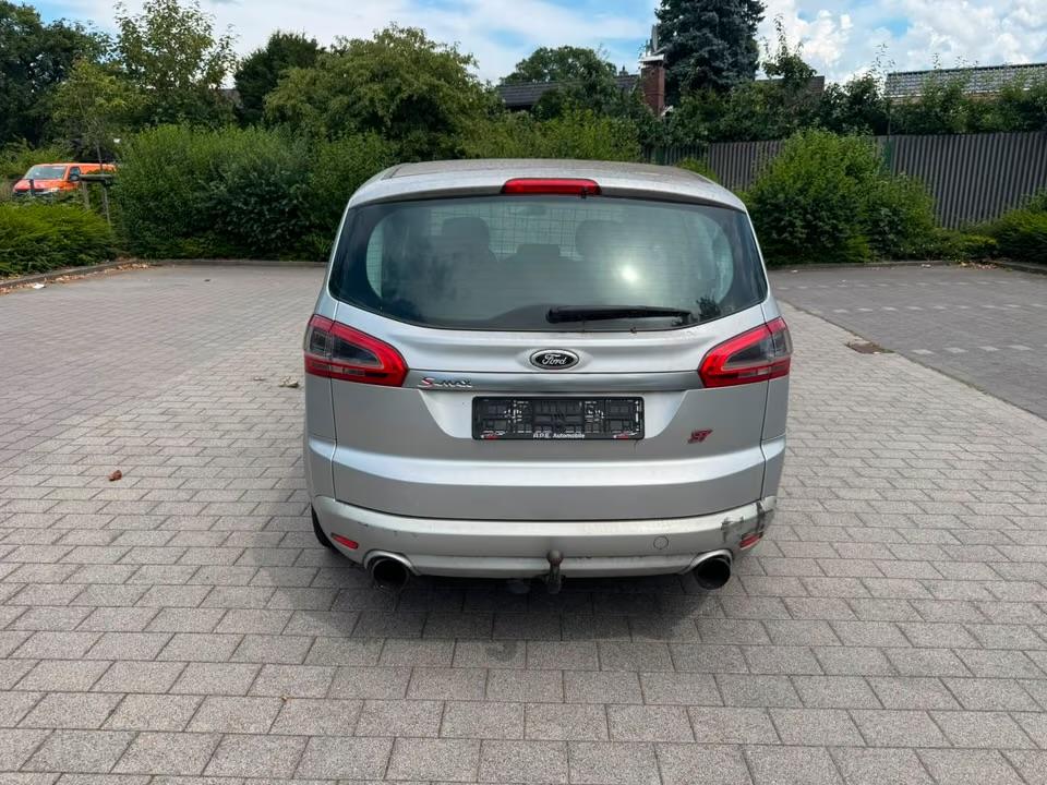 Ford S-Max 2010 — photo 13