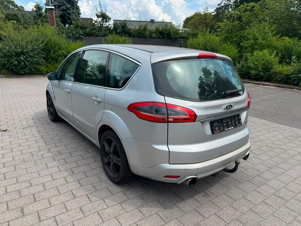Ford S-Max 2010 — photo 14