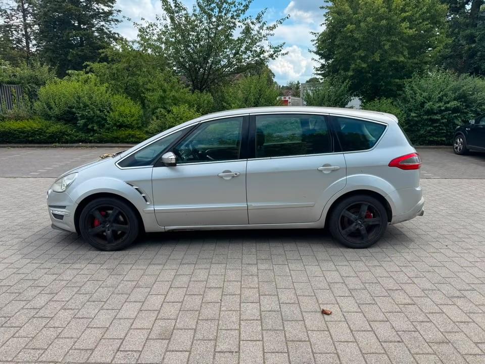 Ford S-Max 2010 — photo 15