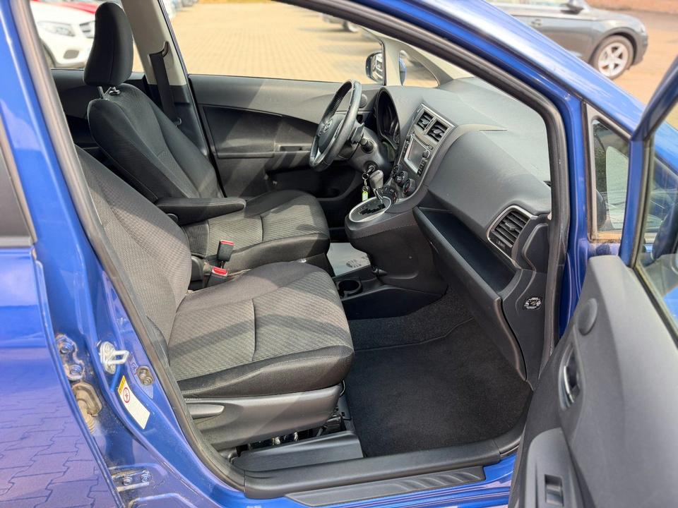 Toyota Verso 2011 — photo 10
