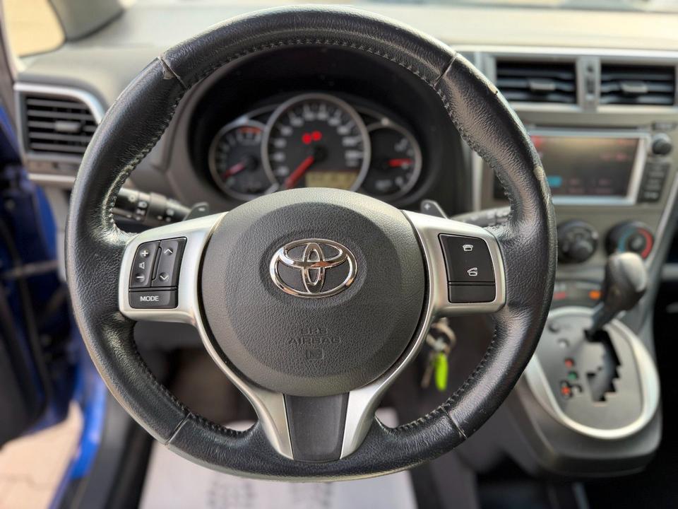 Toyota Verso 2011 — photo 13