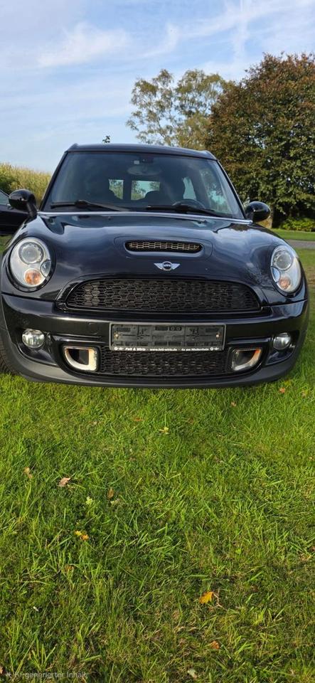 Mini Cooper S Clubman 2011 — rear view