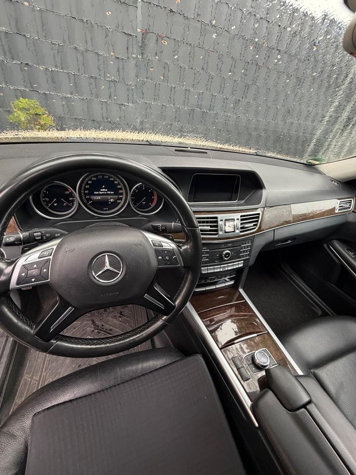 Mercedes Benz E 200 2015 — photo 7