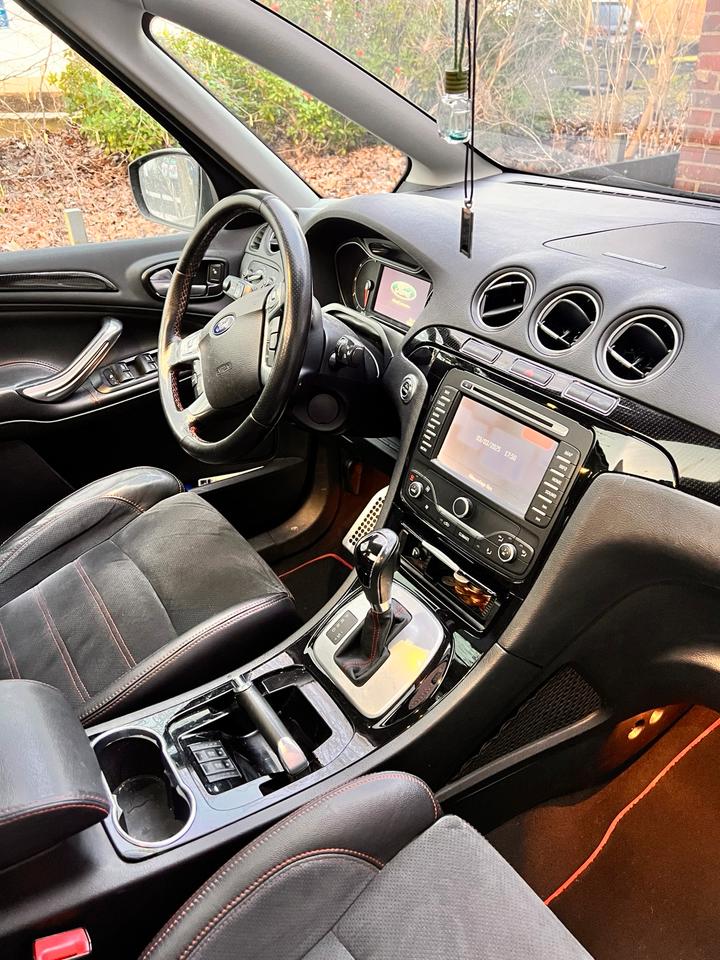 Ford S-Max 2011 — photo 6