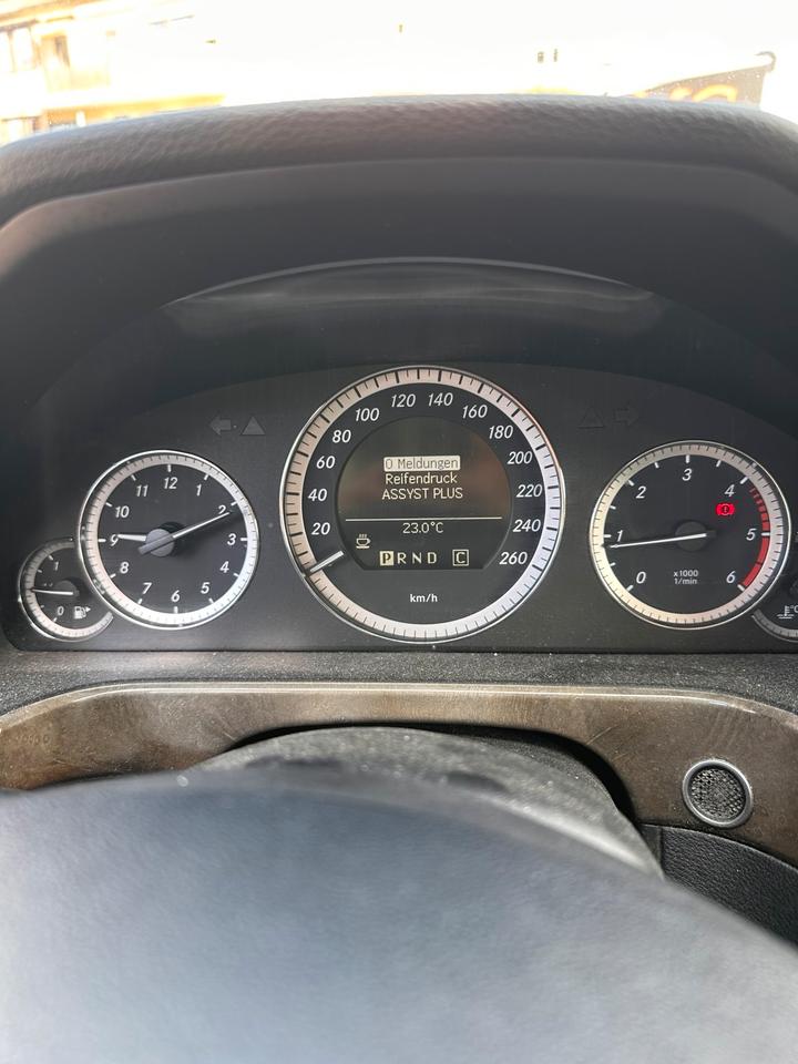 Mercedes Benz E 220 2009 — photo 8