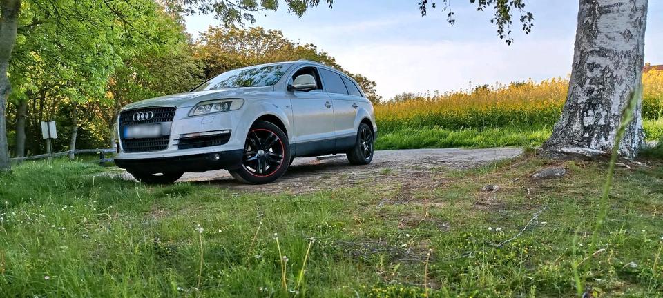 Audi Q7 2007 — вигляд ззаду