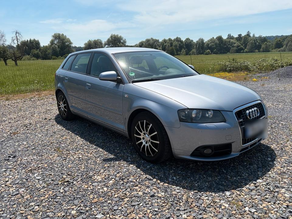 Audi A3 2006 — салон
