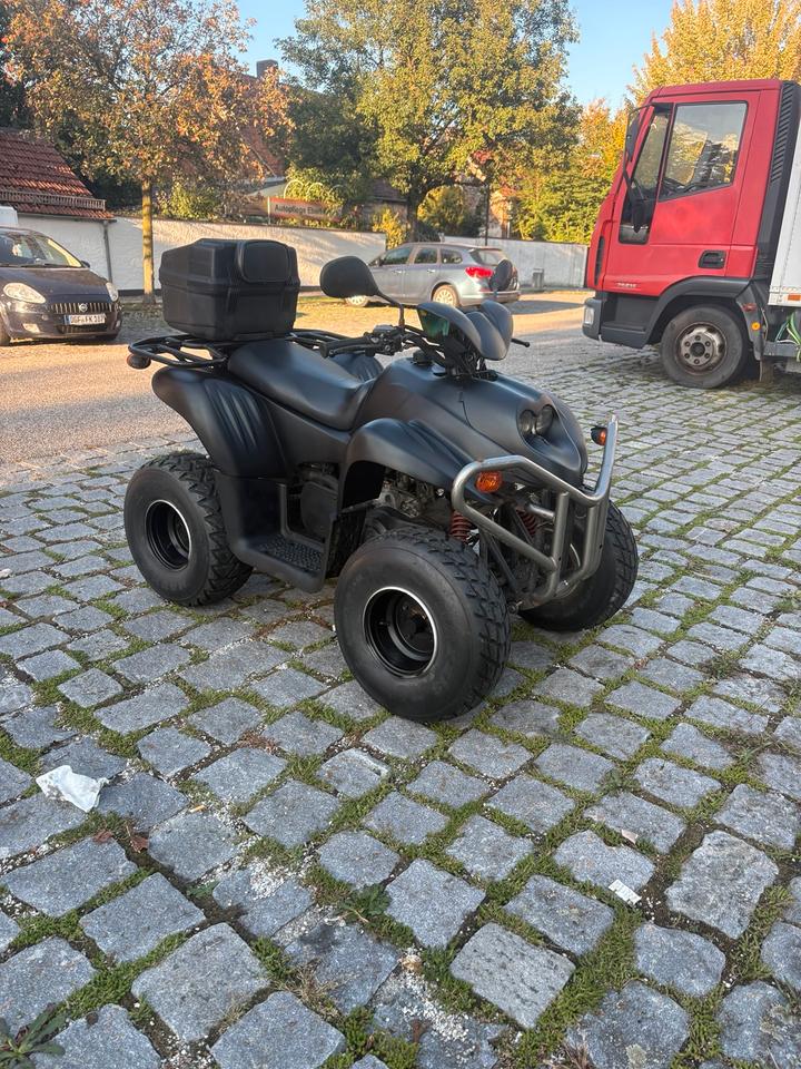 Weitere Motorräder Quad 50ccm 2tackt Moped pgo 2011 — rear view