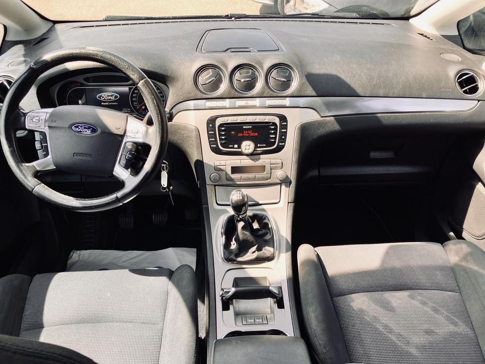 Ford S-Max 2009 — photo 13