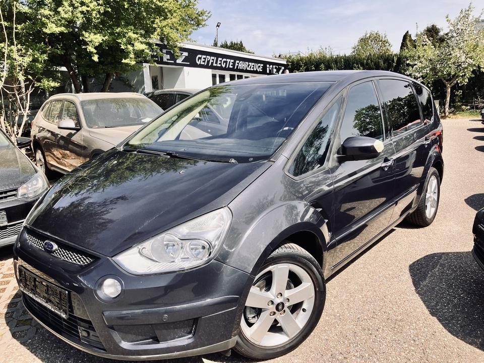 Ford S-Max 2009 — rear view