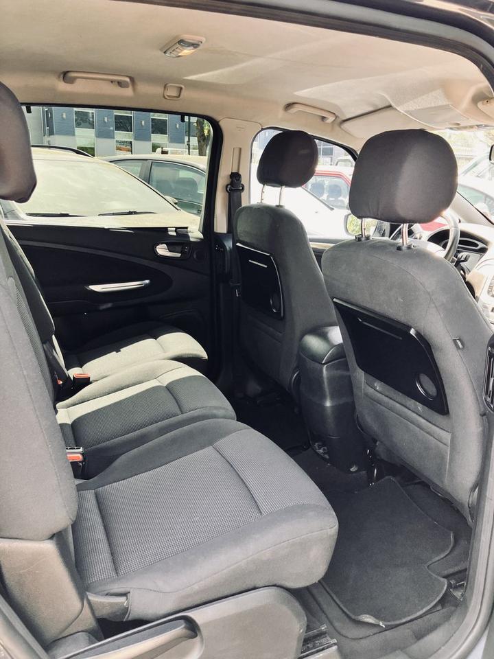 Ford S-Max 2009 — photo 8