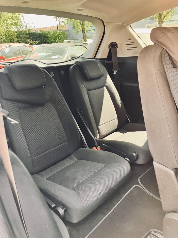 Ford S-Max 2009 — photo 9