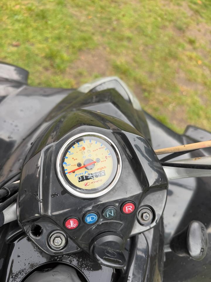 Kymco Ich biete hier mein Quad mit Papiere 2006 — engine