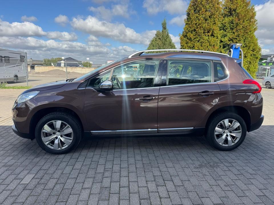 Peugeot 2008 2014 — вигляд ззаду