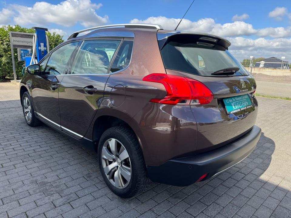 Peugeot 2008 2014 — салон