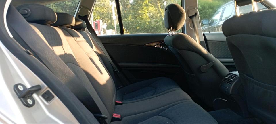 Mercedes Benz E 220 2005 — photo 11