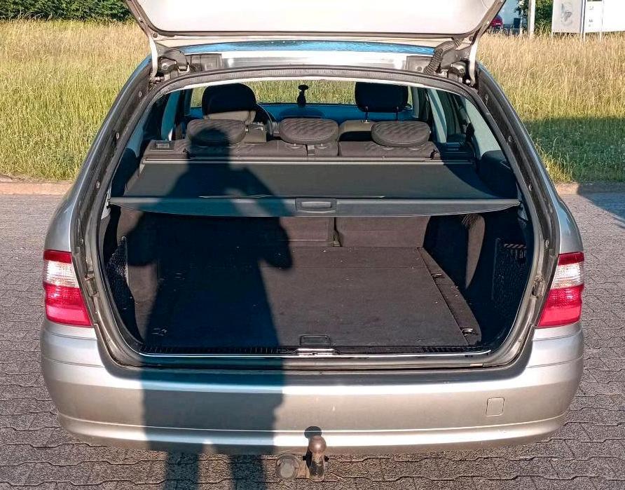 Mercedes Benz E 220 2005 — photo 12