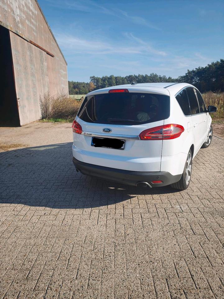 Ford S-Max 2011 — interior