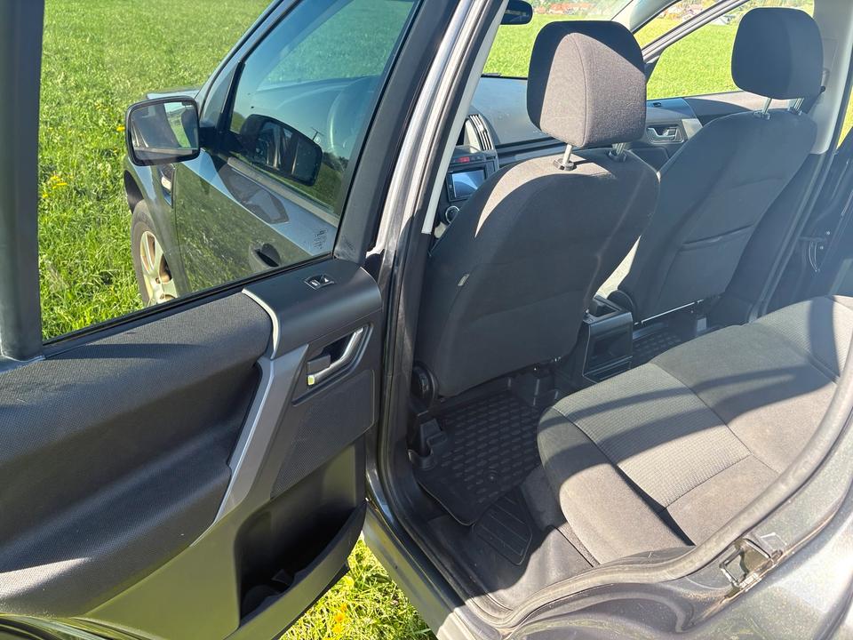 Land Rover Freelander 2009 — photo 11