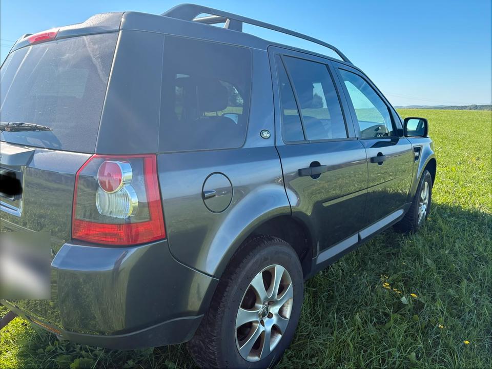 Land Rover Freelander 2009 — rear view