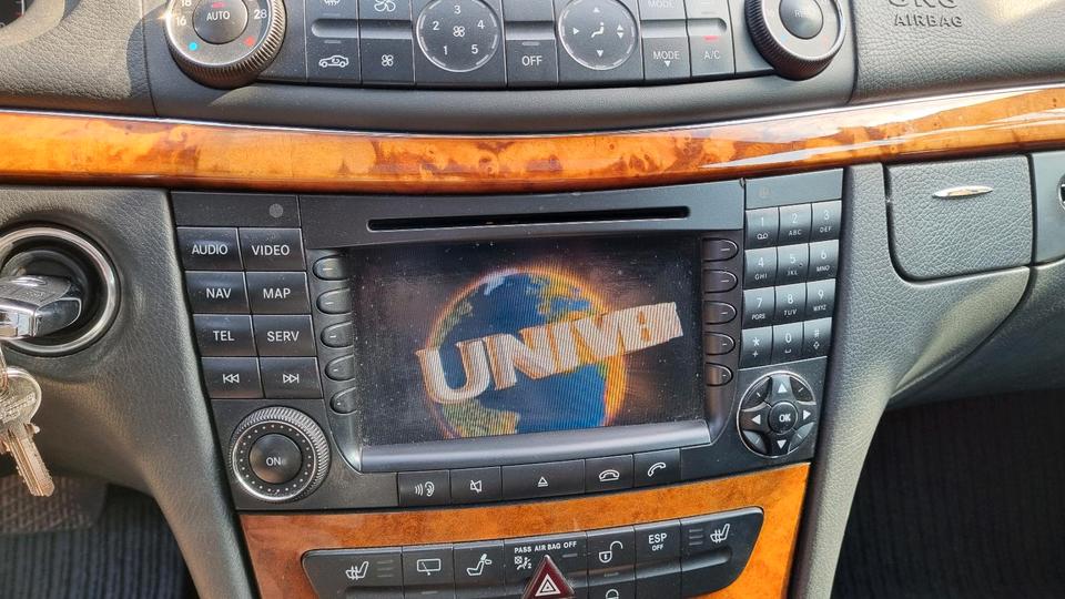 Mercedes Benz E 220 2005 — photo 14