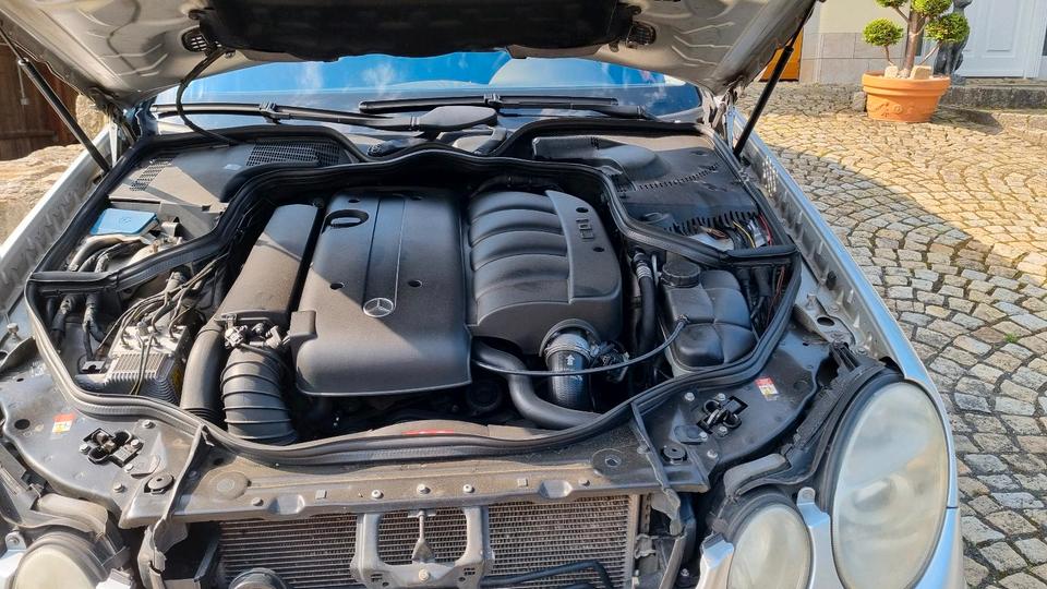Mercedes Benz E 220 2005 — photo 15