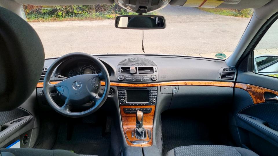 Mercedes Benz E 220 2005 — photo 6