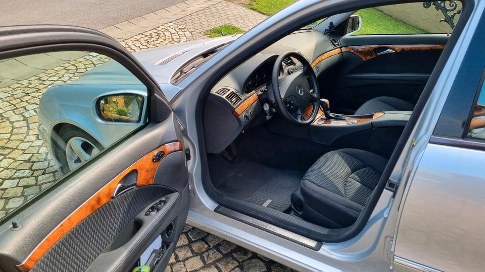 Mercedes Benz E 220 2005 — photo 7