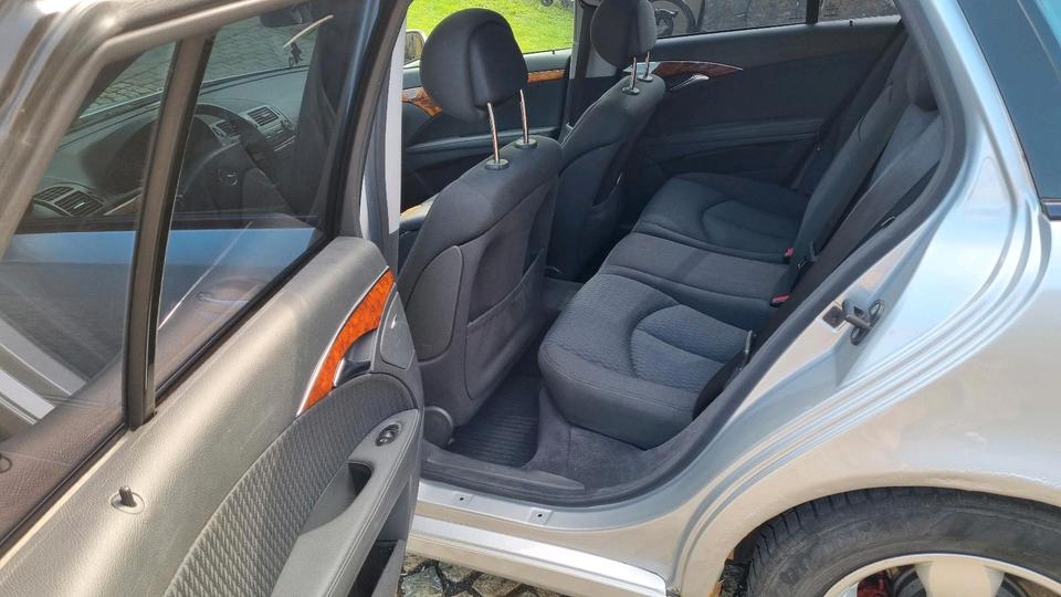 Mercedes Benz E 220 2005 — photo 8