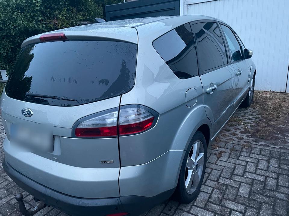 Ford S-Max 2009 — photo 11